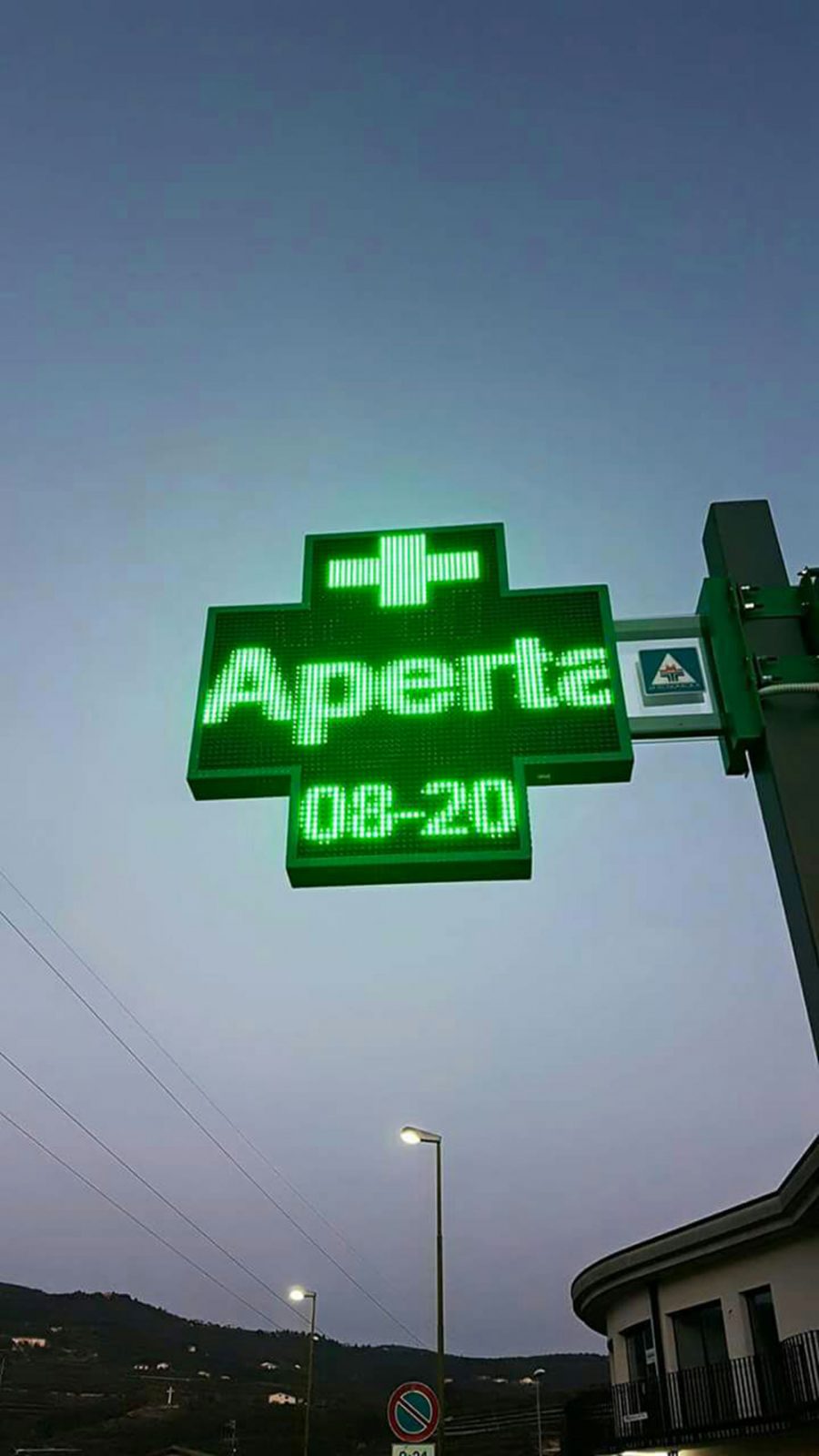 Farmacia Colli Veronesi - Croce a Led