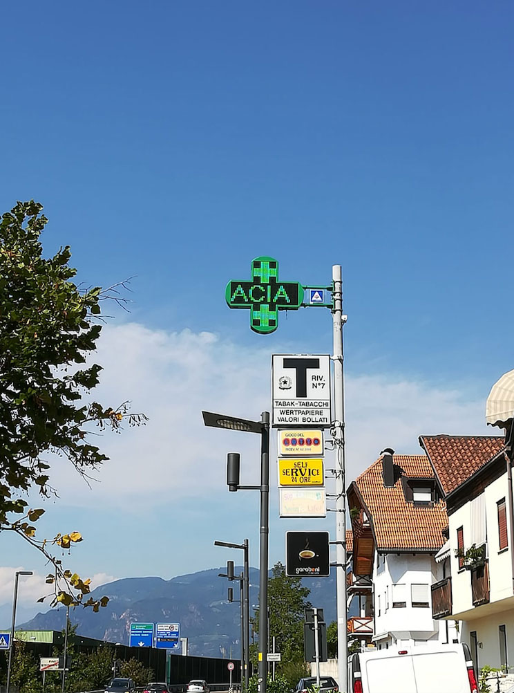 Farmacia Salvaneschi, Laives (BZ): Croce Farmagosta