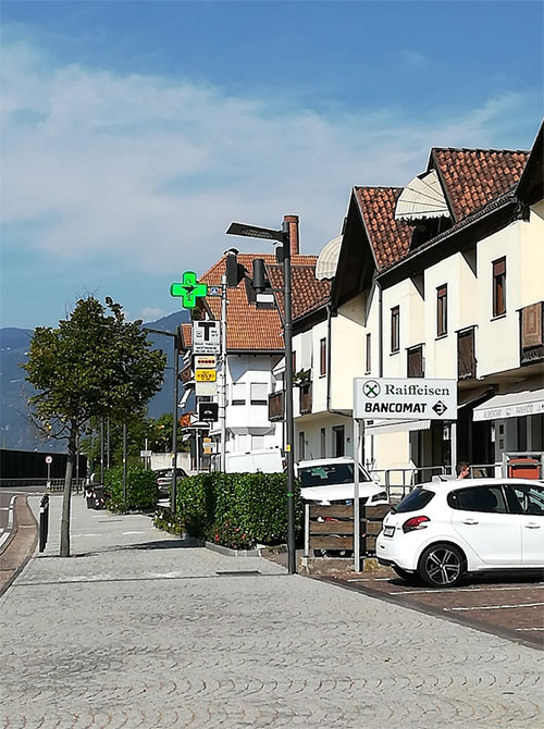 Farmacia Salvaneschi, Laives (BZ): Croce Farmagosta